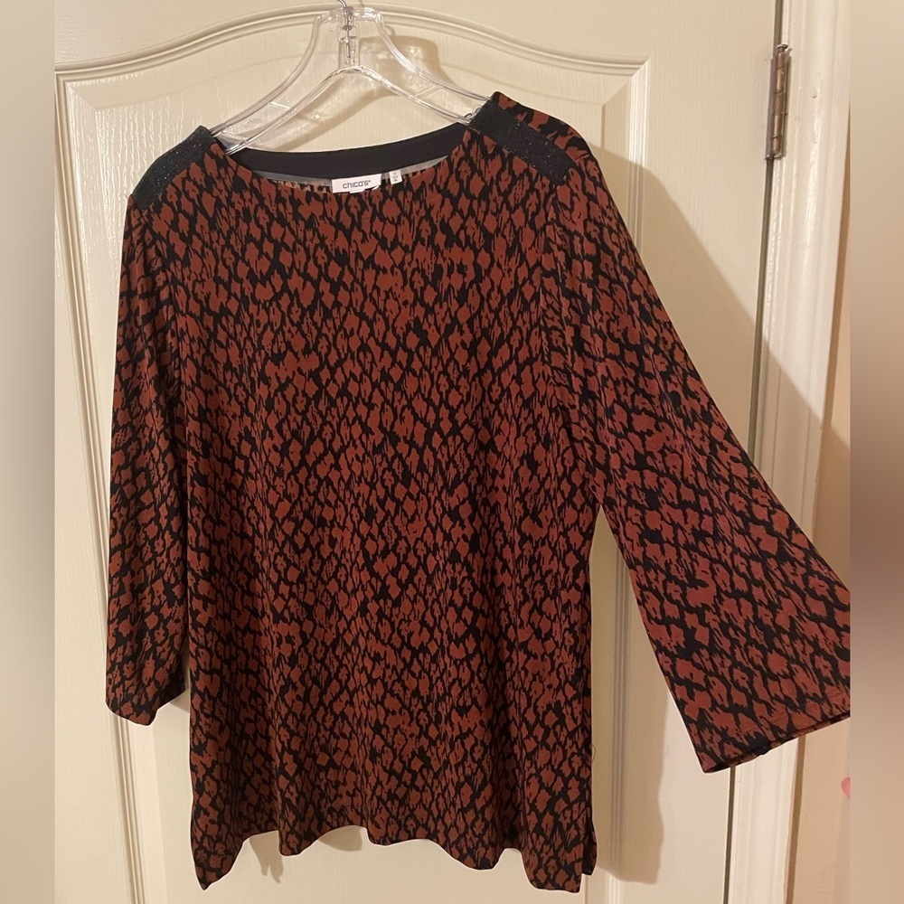 NWT Chico's Travelers Diamond Ikat Tunic Top Brazilwood Size 3 (XL) Brown Black - Picture 3 of 9